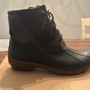 Womens Sperry Syren Gulf Buff Chk Grey Duck boots size 7.